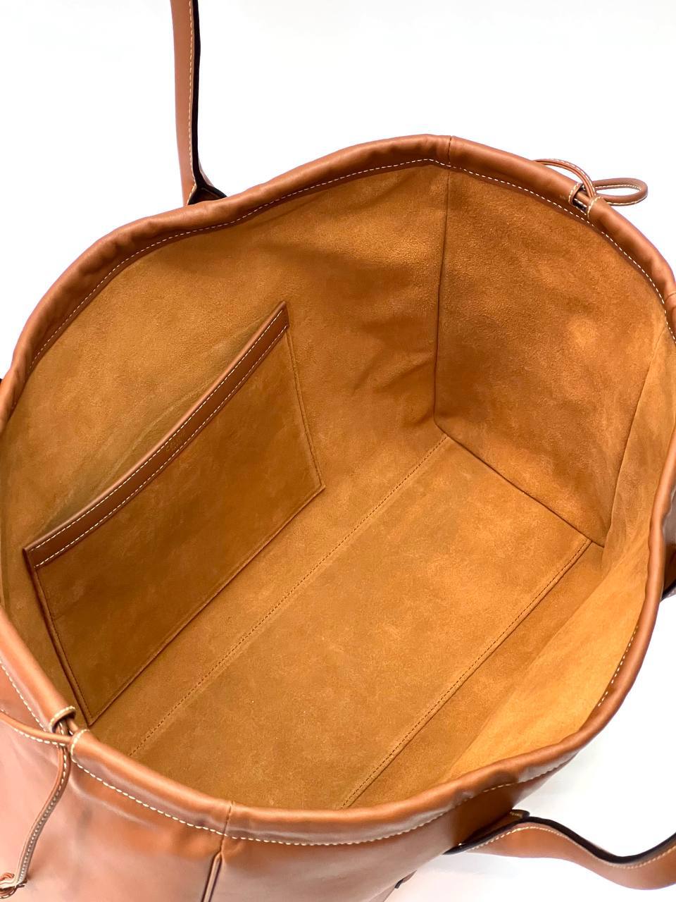 CELINE Cabas Drawstring Cuir Triomphe in Smooth Calfskin Tan