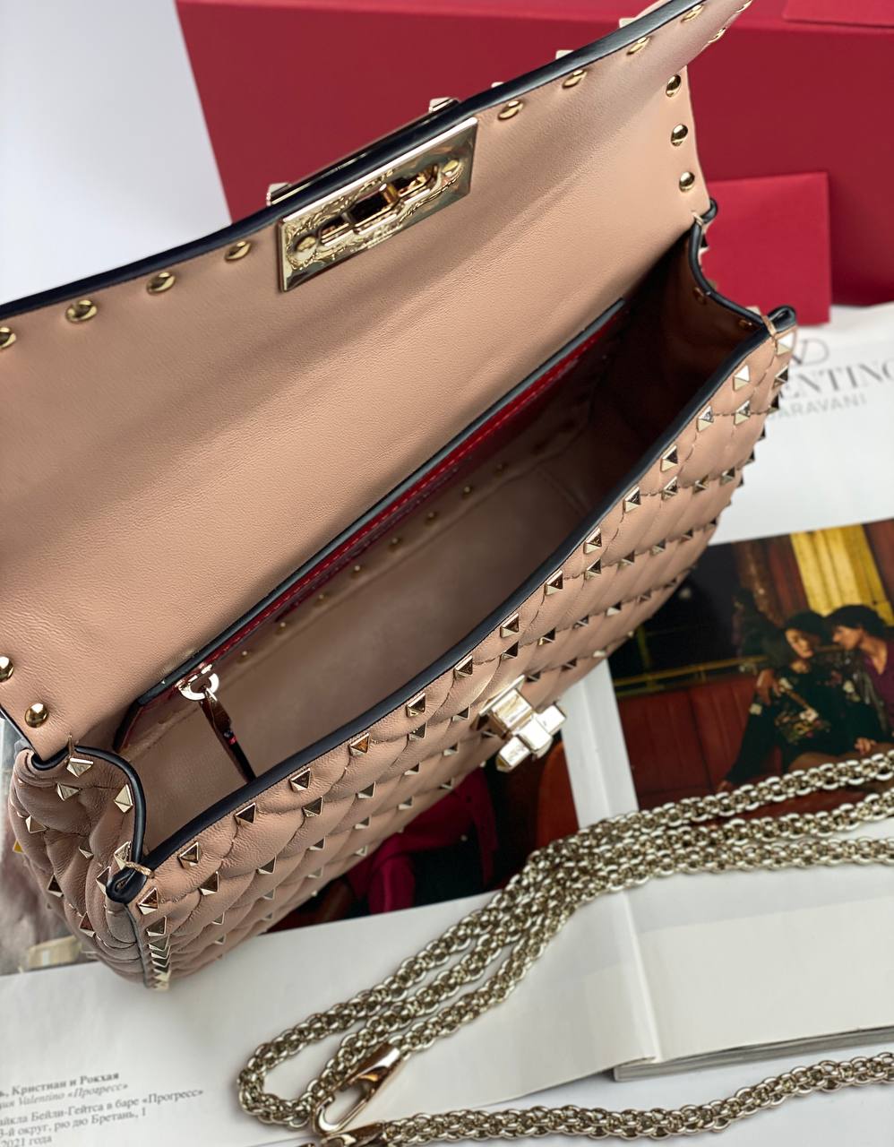 MEDIUM ROCKSTUD SPIKE NAPPA LEATHER BAG poudre