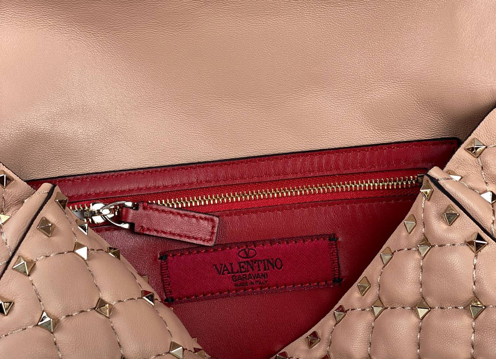 MEDIUM ROCKSTUD SPIKE NAPPA LEATHER BAG poudre
