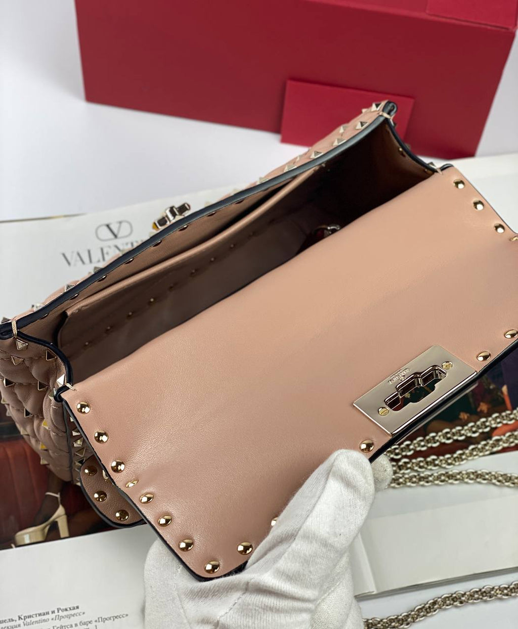 MEDIUM ROCKSTUD SPIKE NAPPA LEATHER BAG poudre