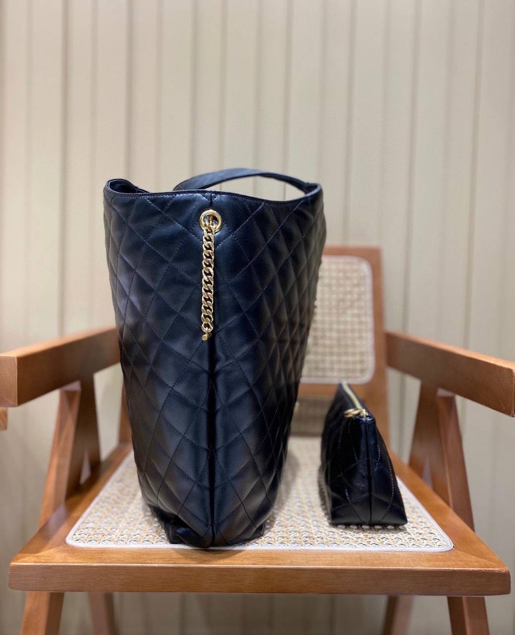 Icare Maxi Shopping bag in QUILTED LAMBSKIN black