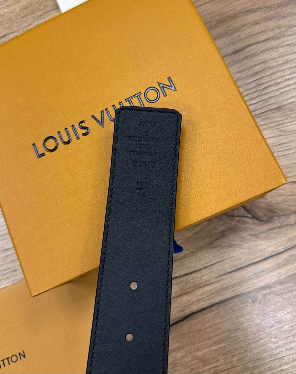 Louis Vuitton NEO INVENTEUR REVERSIBLE 40MM