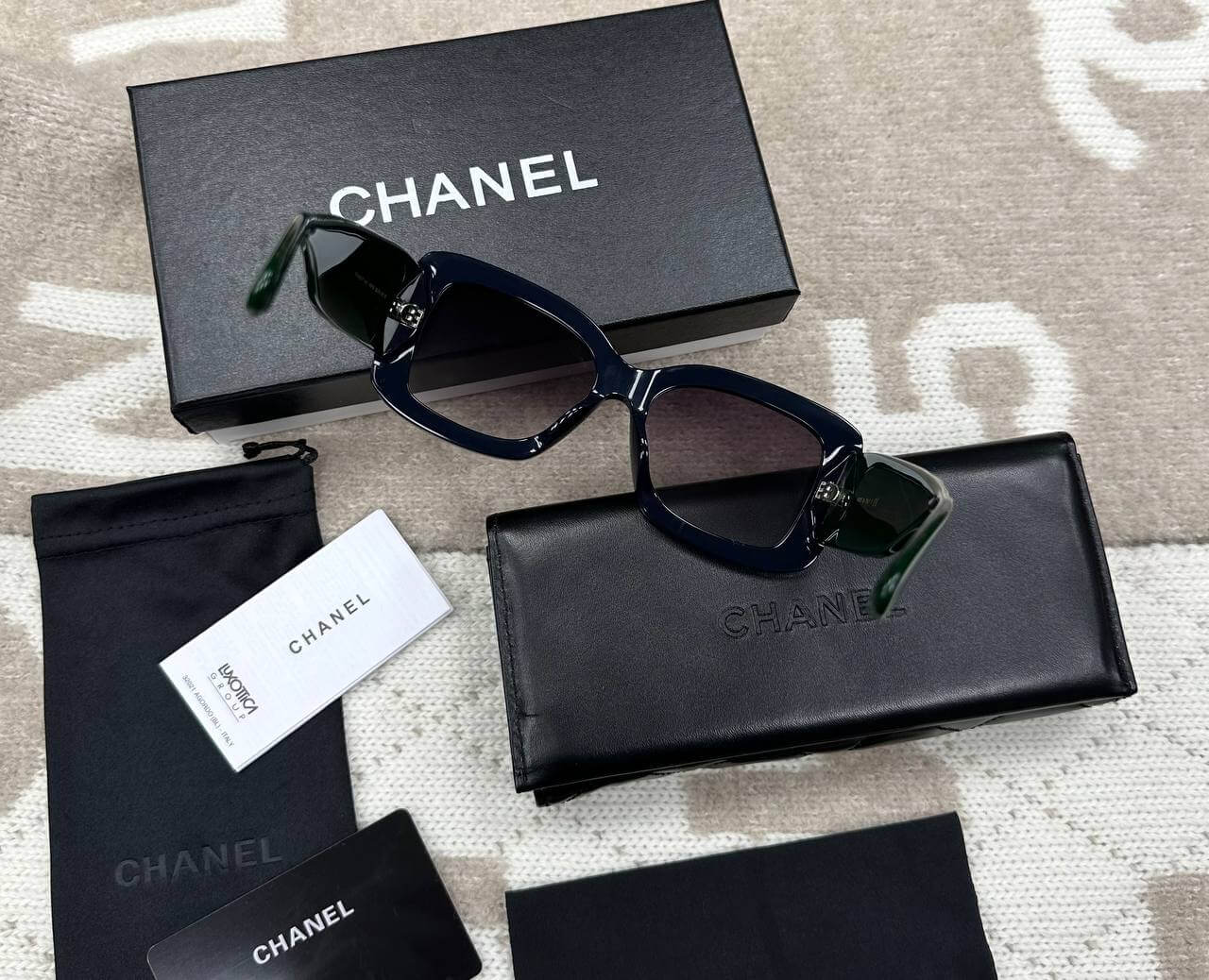 RECTANGLE SUNGLASSES green