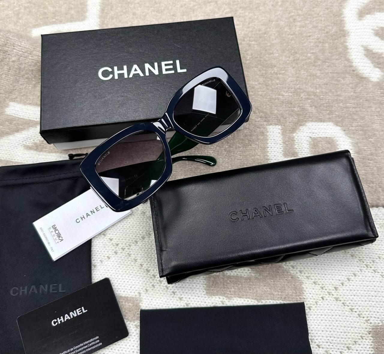 RECTANGLE SUNGLASSES green