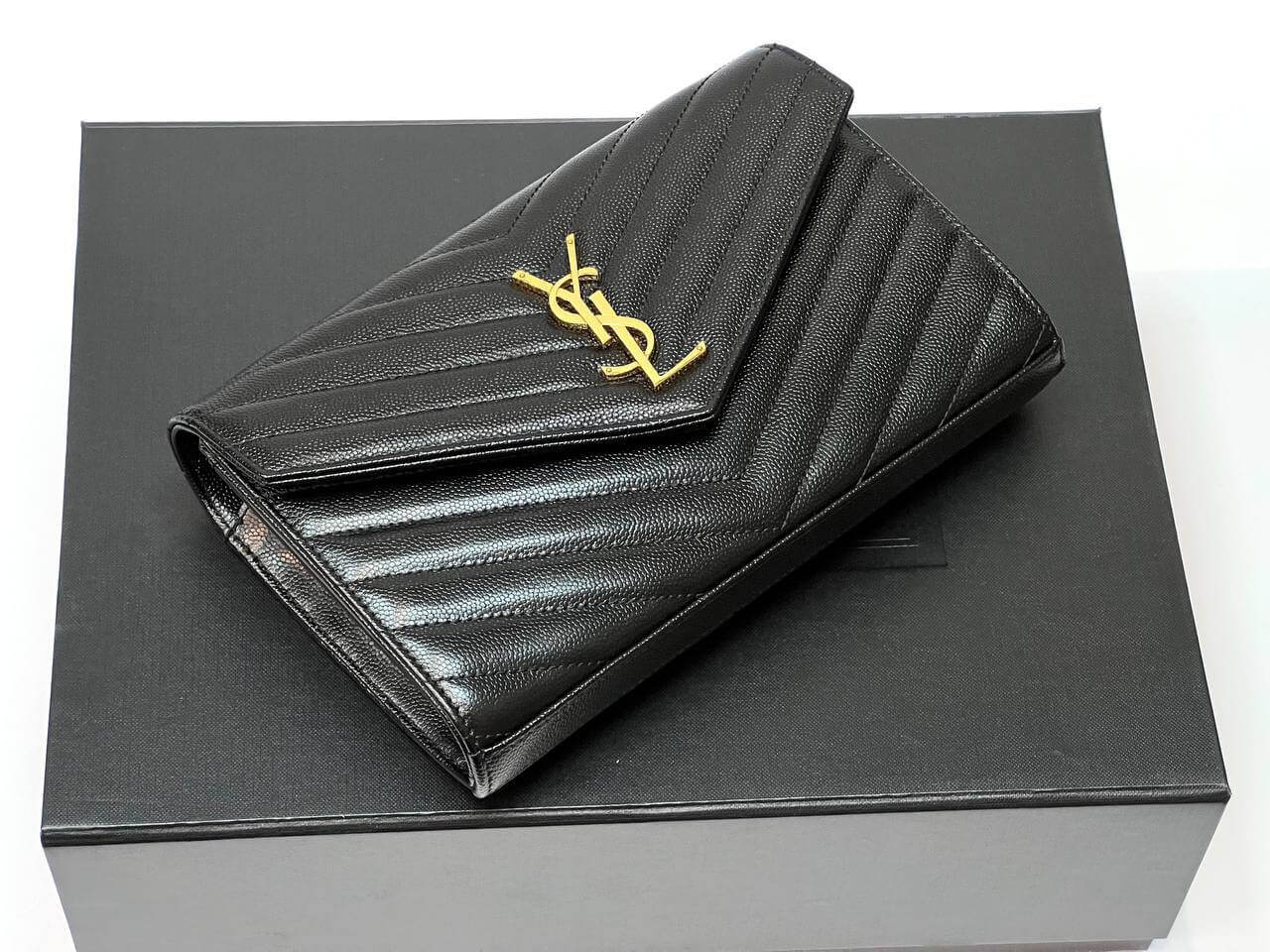 CASSANDRE MATELASSÃƒÆ’Ã¢â‚¬Â° CHAIN WALLET IN GRAIN DE POUDRE EMBOSSED LEATHER