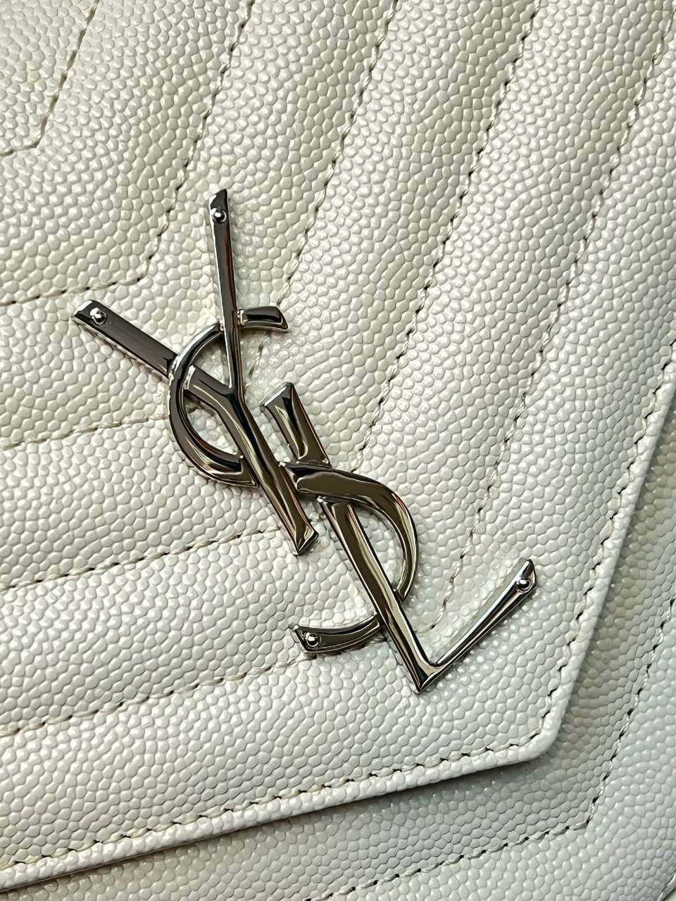 CASSANDRE MATELASSÃƒÆ’Ã¢â‚¬Â° CHAIN WALLET IN GRAIN DE POUDRE EMBOSSED LEATHER white