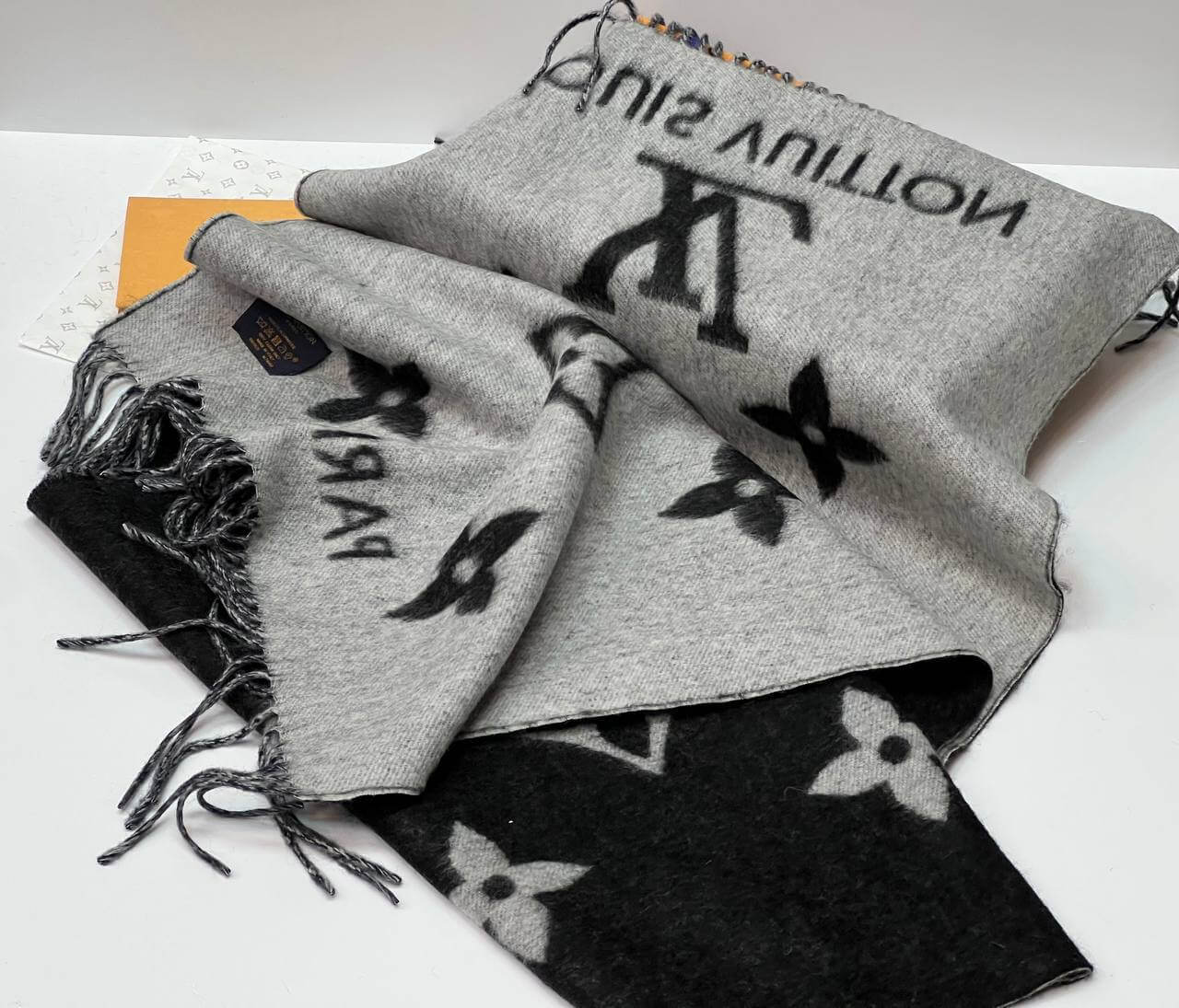 LV REYKJAVIK GRADIENT SCARF black