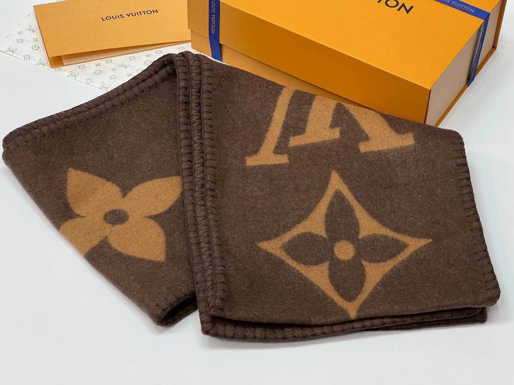 LV SWEET DREAMS SCARF