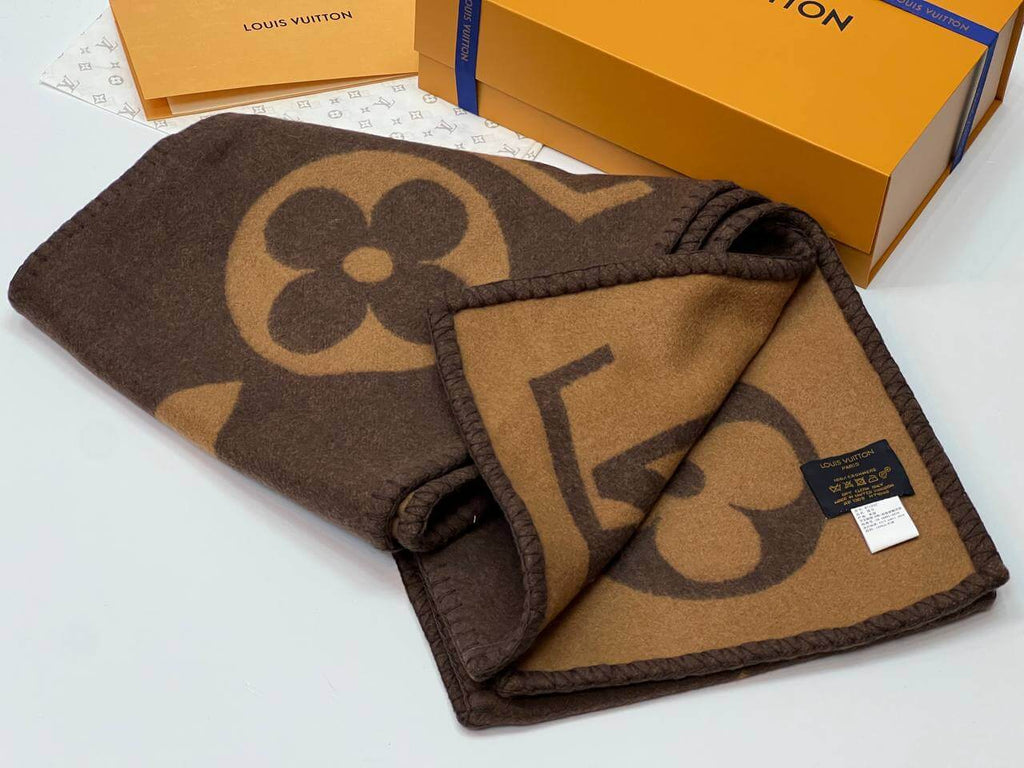 LV SWEET DREAMS SCARF