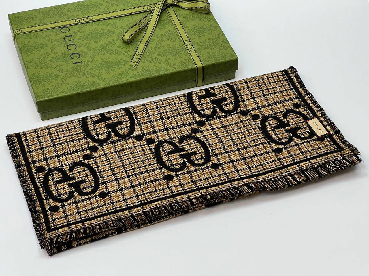 GG wool scarf for men Black and beige