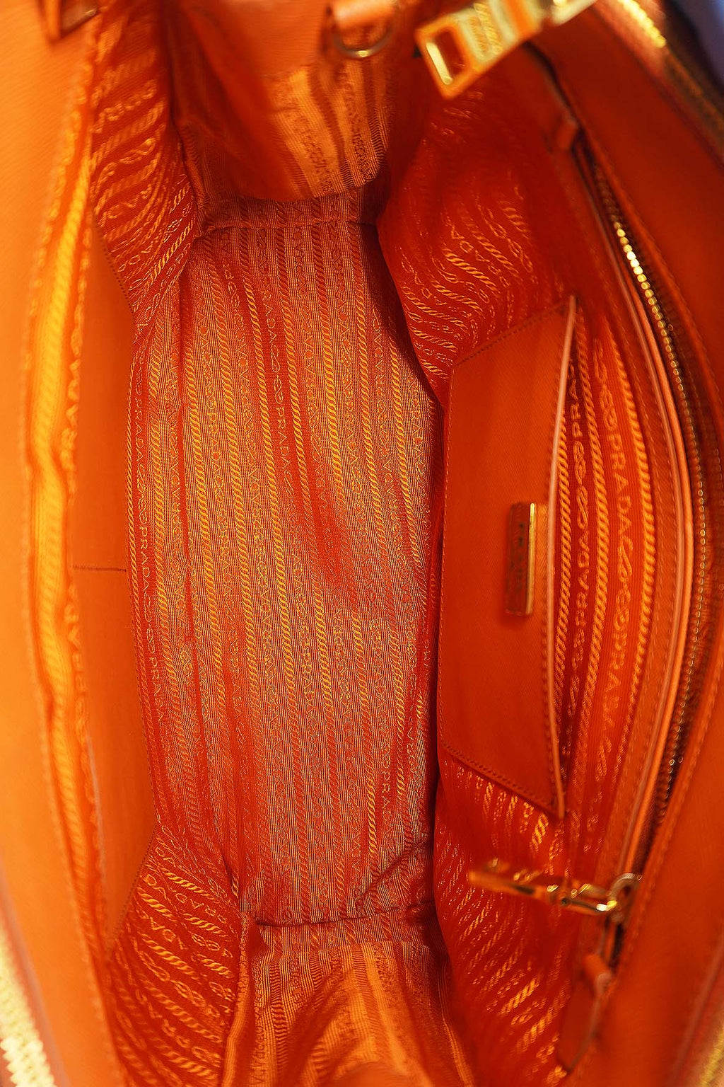 Medium Saffiano Lux Double Zip Leather Orange