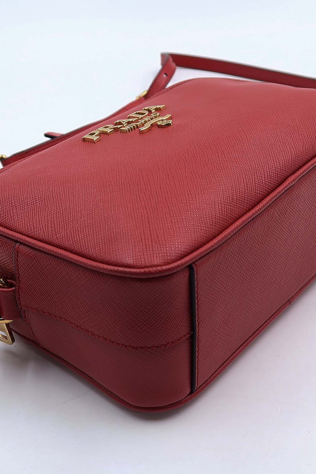 Saffiano Lux Camera Bag Fuoco