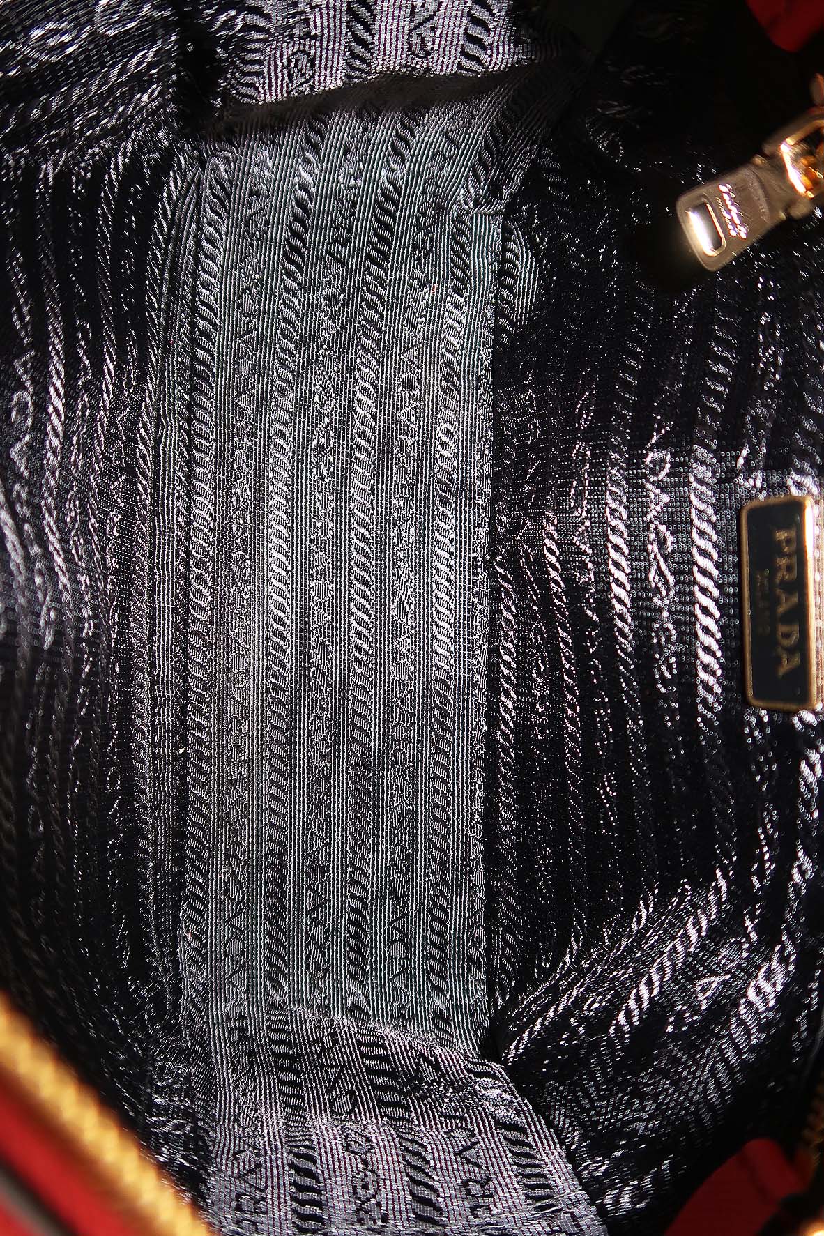 Saffiano Lux Camera Bag Fuoco