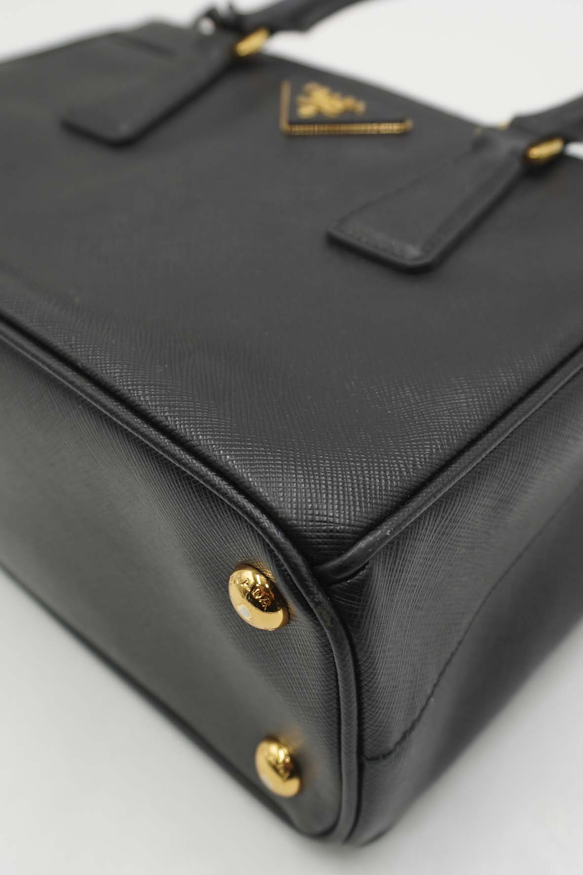 Small Galleria Saffiano Lux Double Zip GHW Black