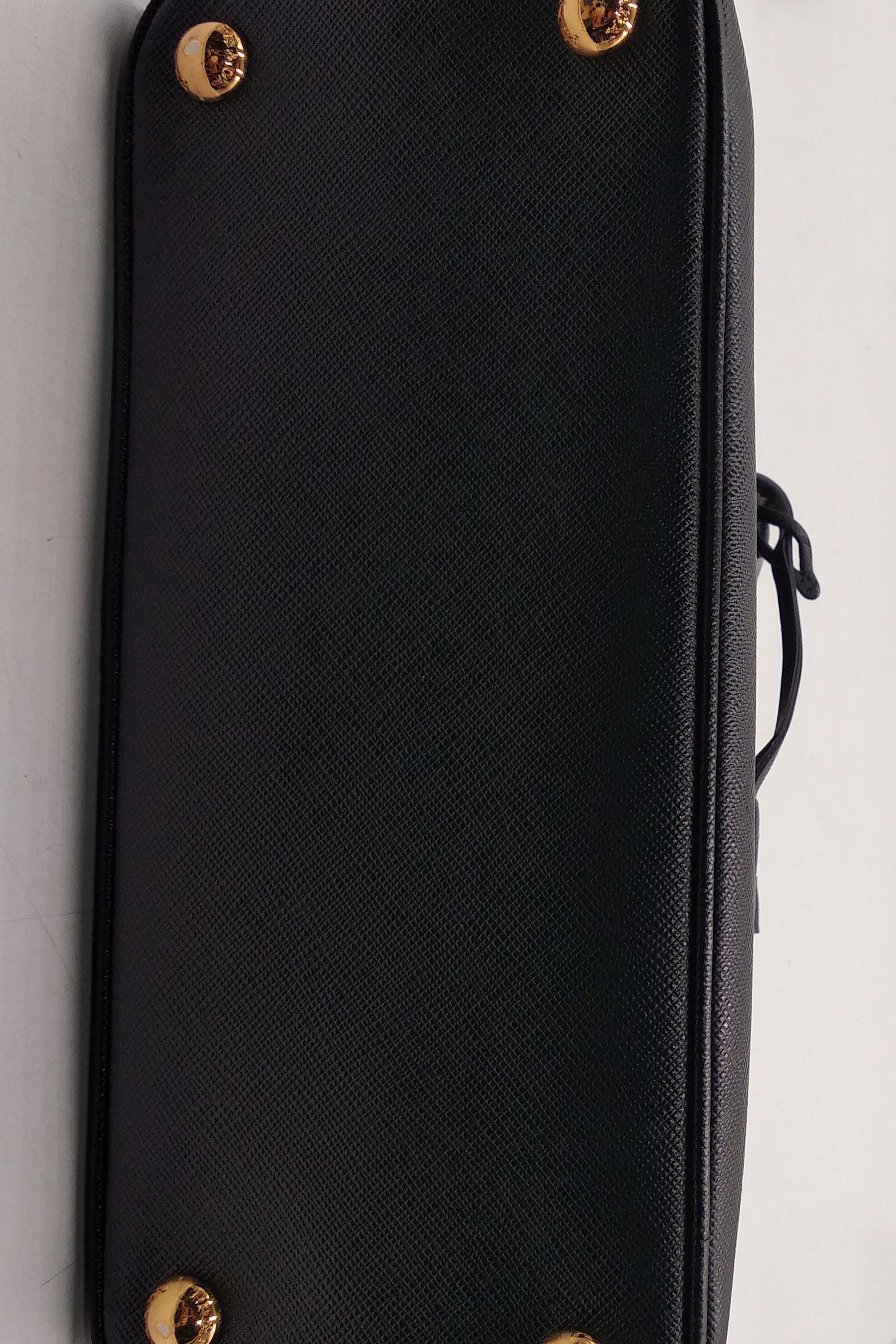 Small Saffiano Lux Promenade Bag Nero
