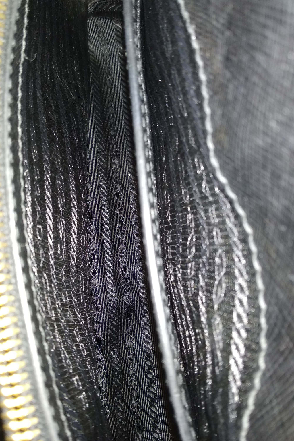 Small Saffiano Lux Promenade Bag Nero