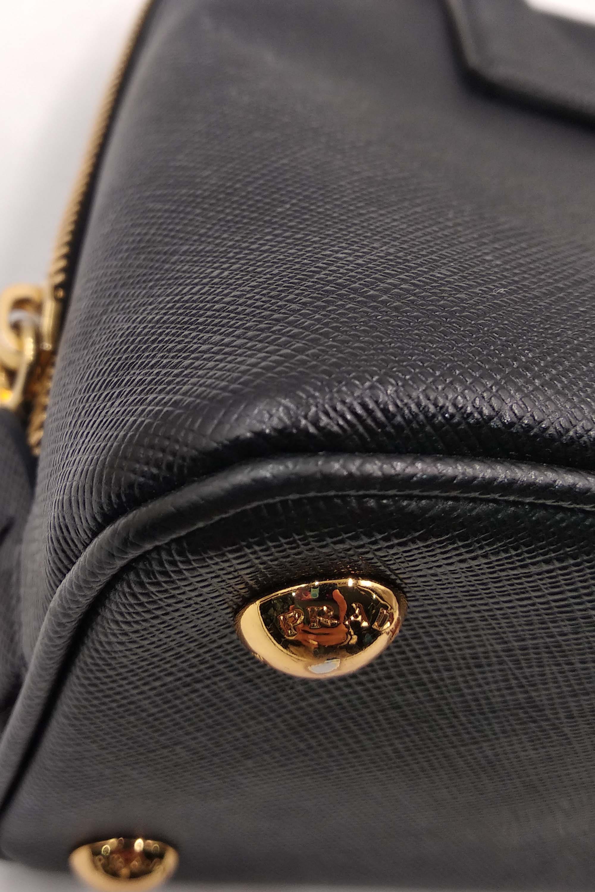 Small Saffiano Lux Promenade Bag Nero