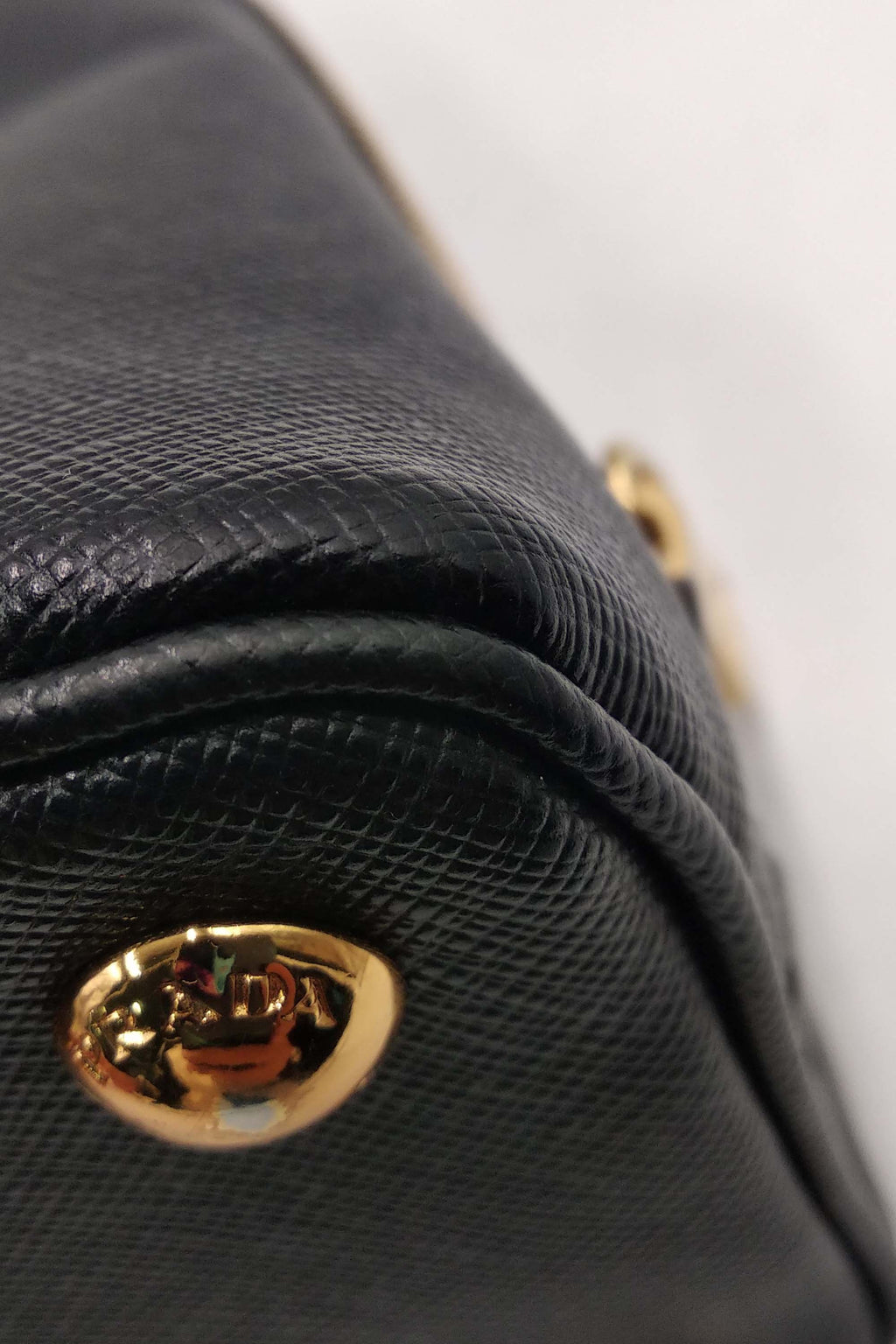 Small Saffiano Lux Promenade Bag Nero
