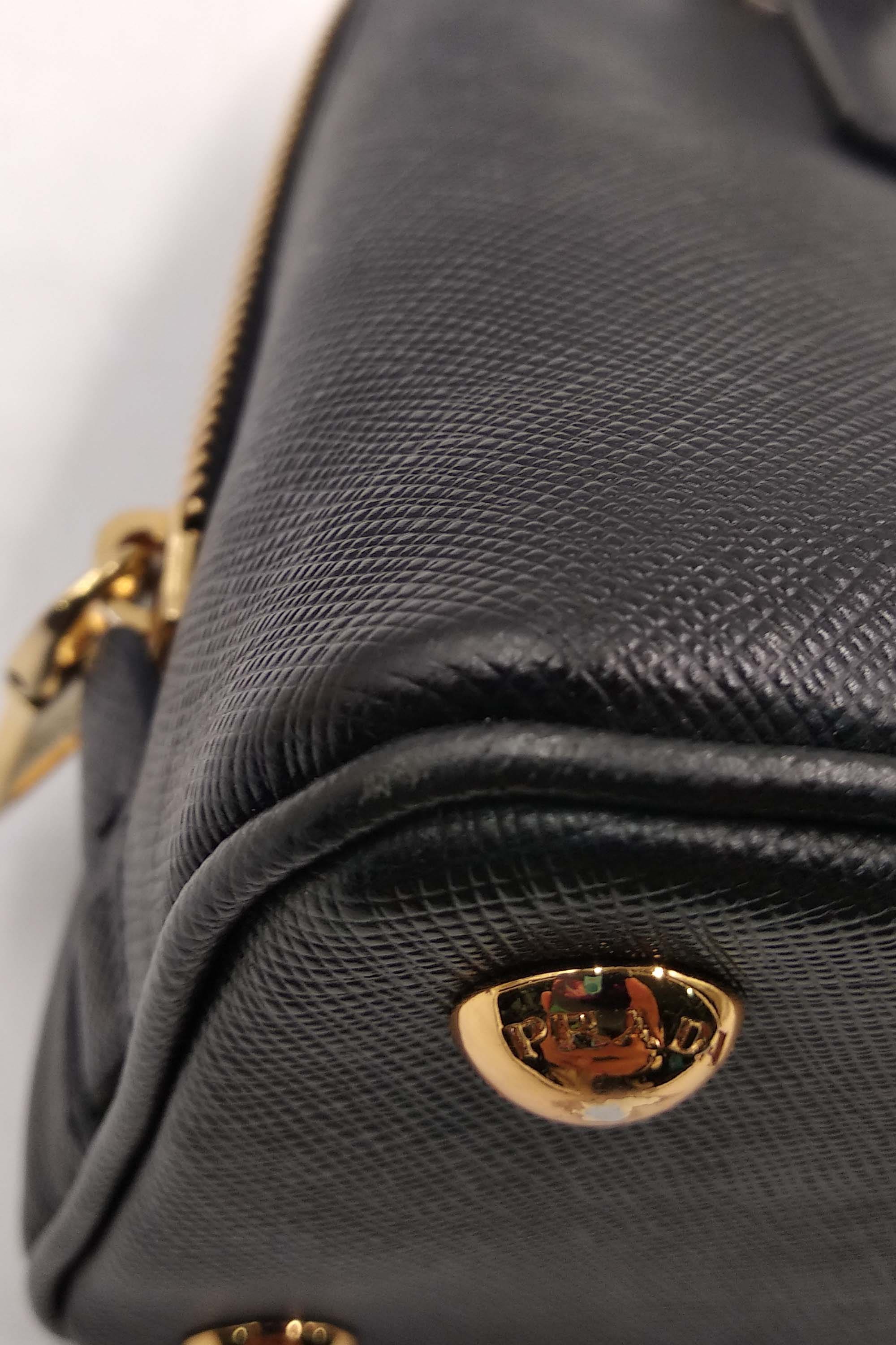 Small Saffiano Lux Promenade Bag Nero
