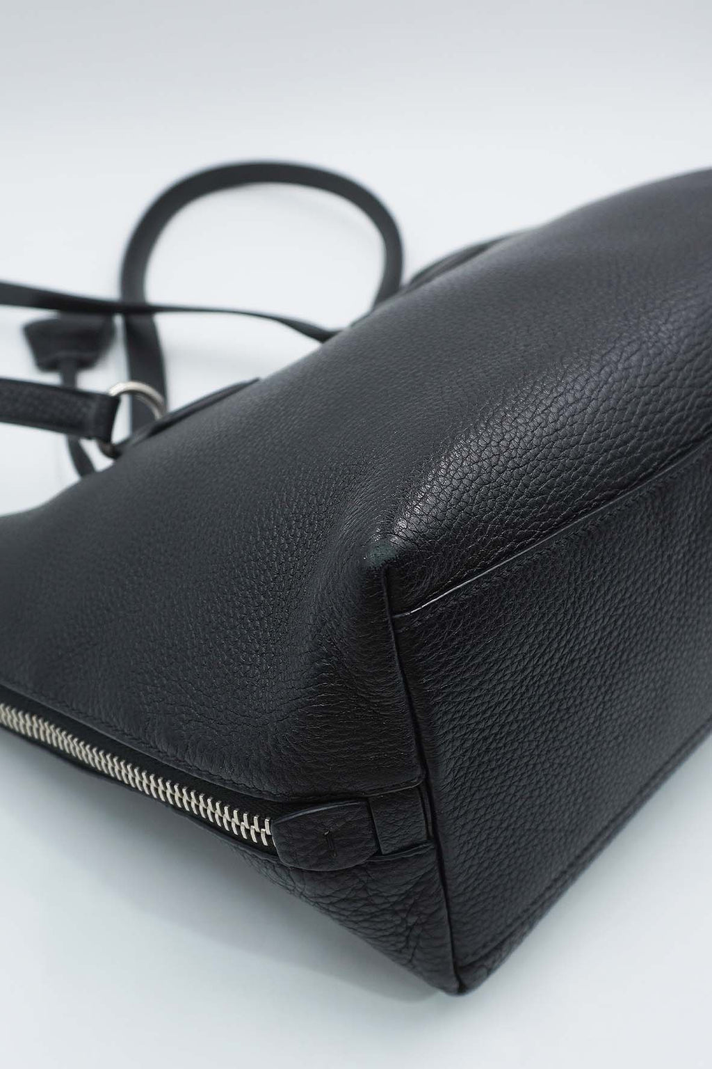 Vitello Daino Side Zip Shopping Tote Black