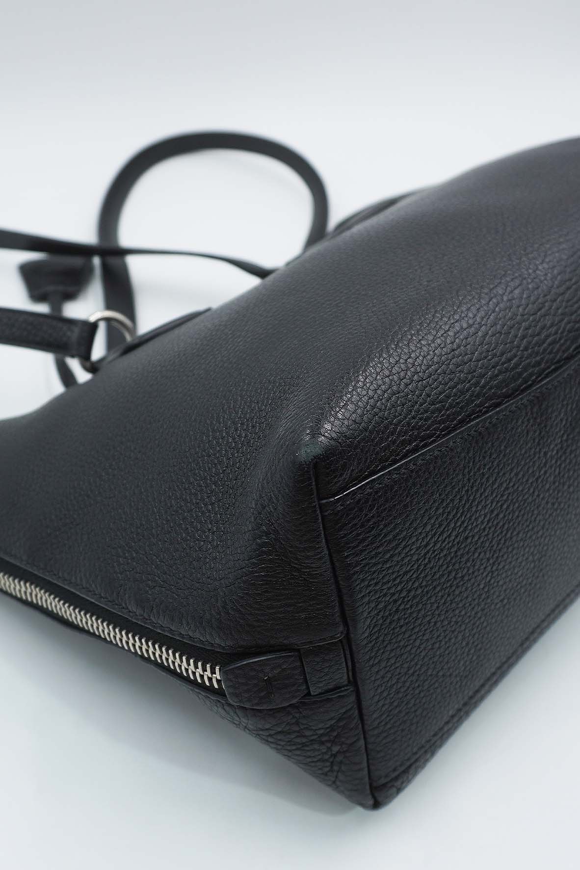 Vitello Daino Side Zip Shopping Tote Black