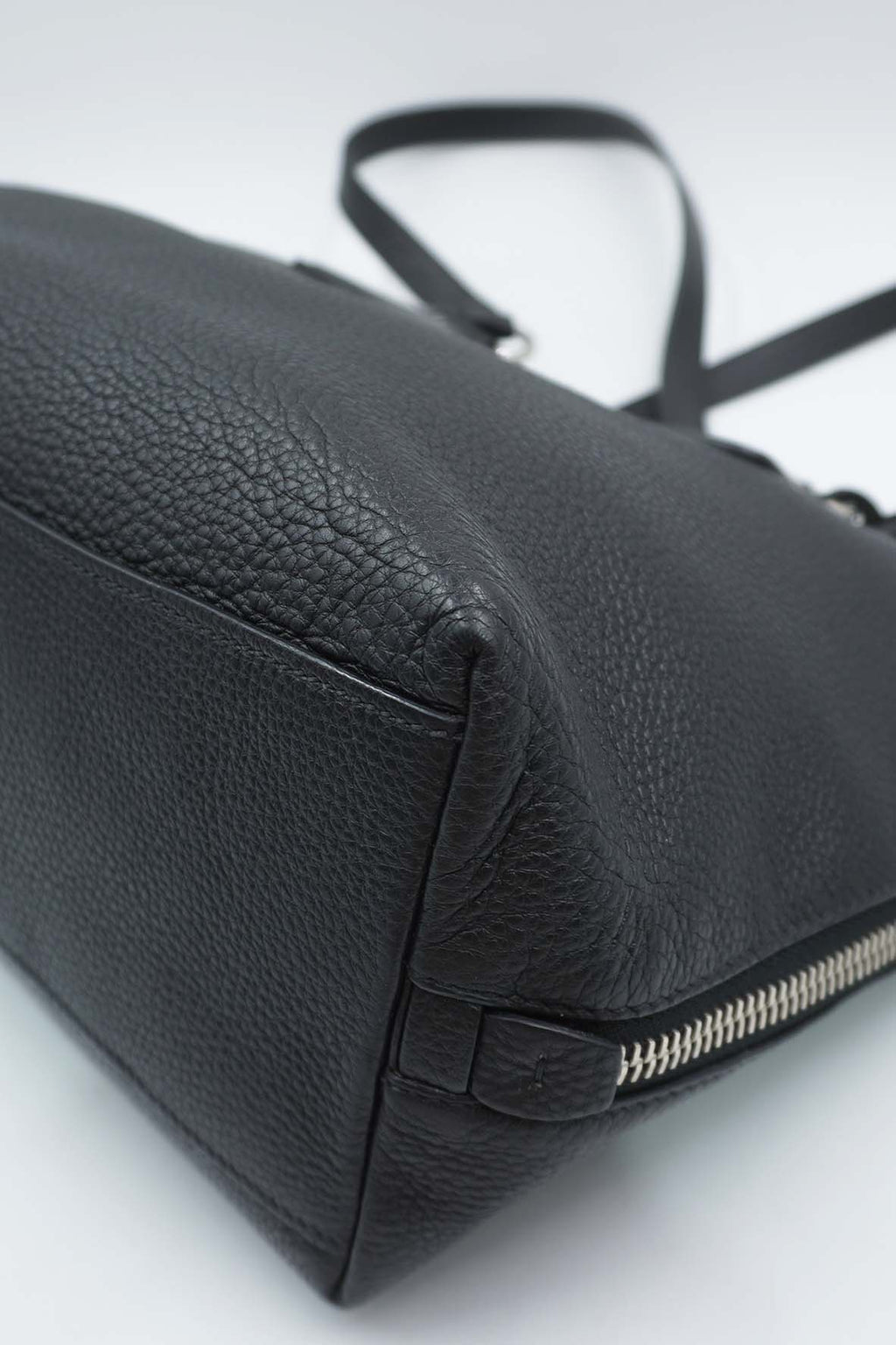 Vitello Daino Side Zip Shopping Tote Black