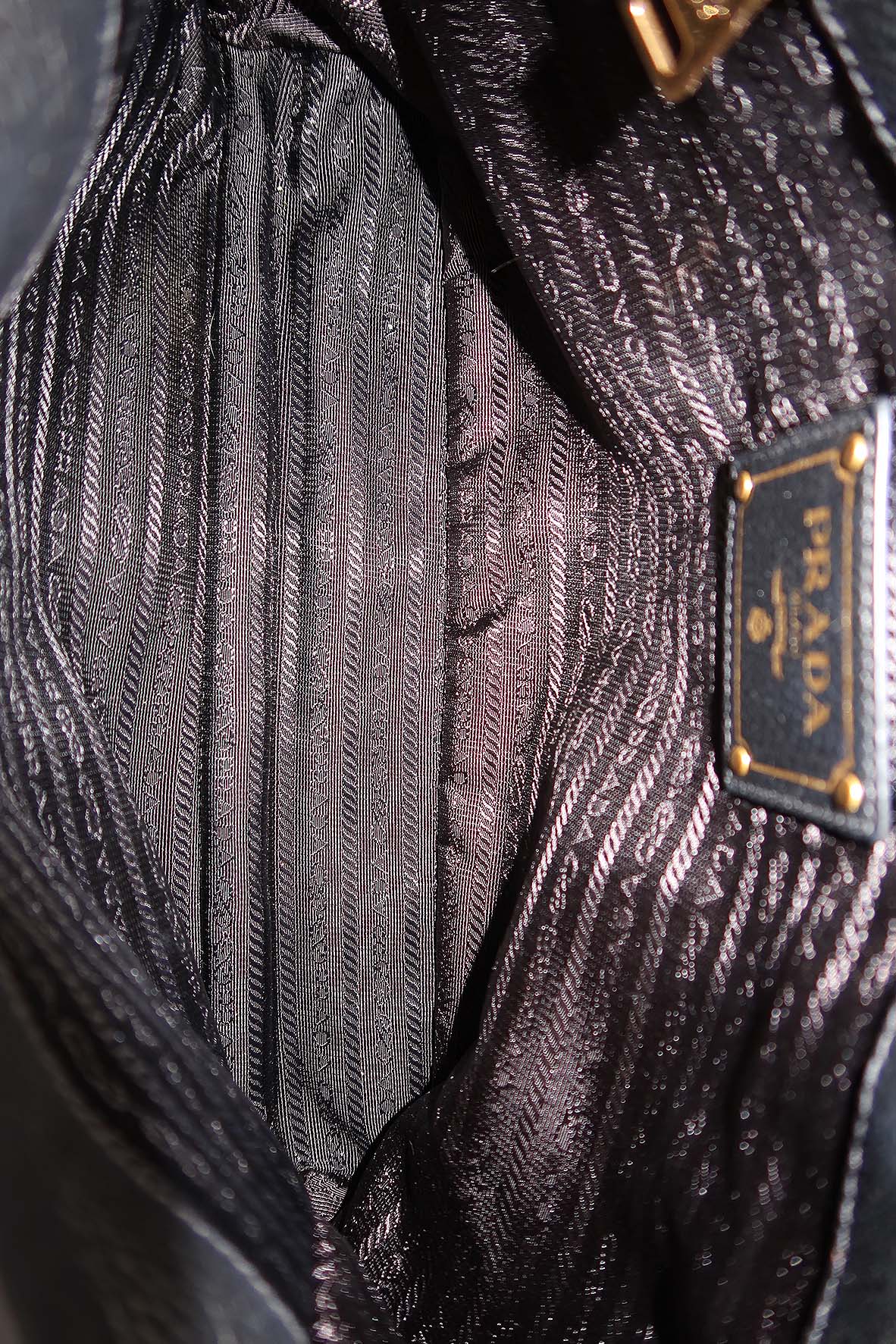 Vitello Daino Tote Bag Black