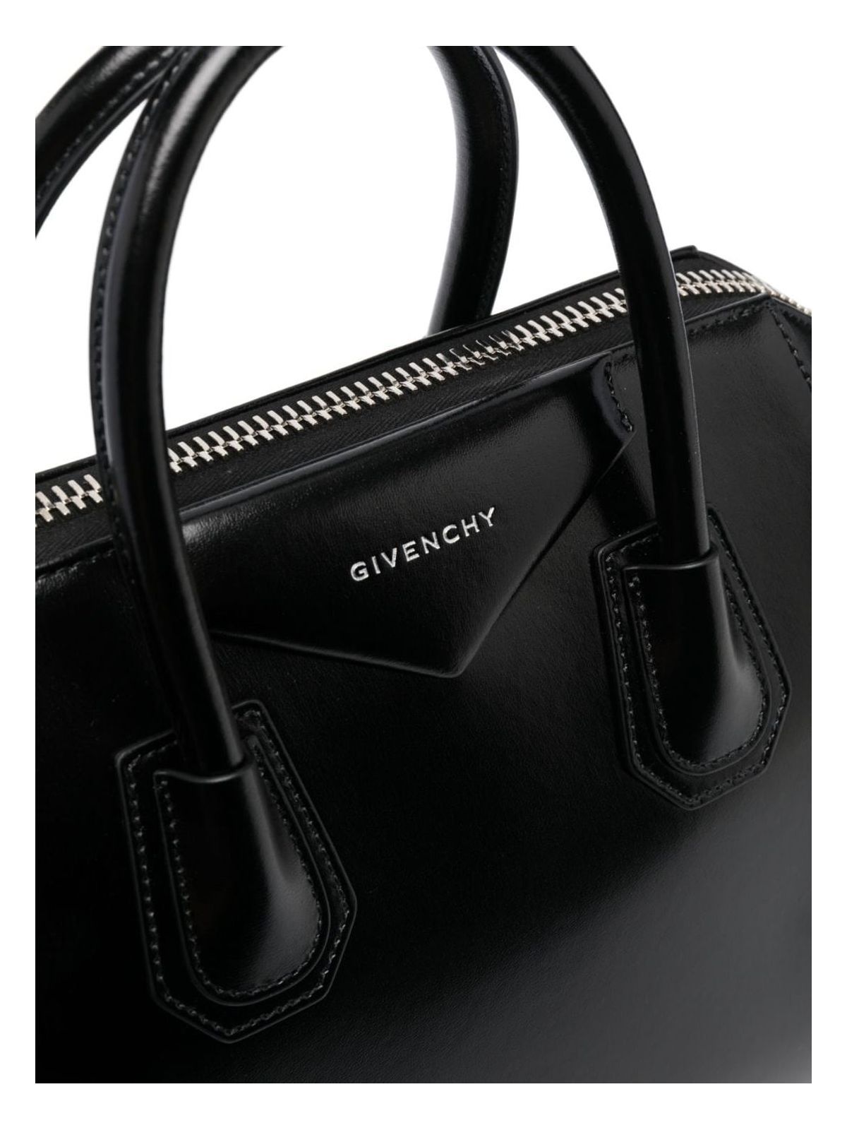 Antigona Small Leather Handbag