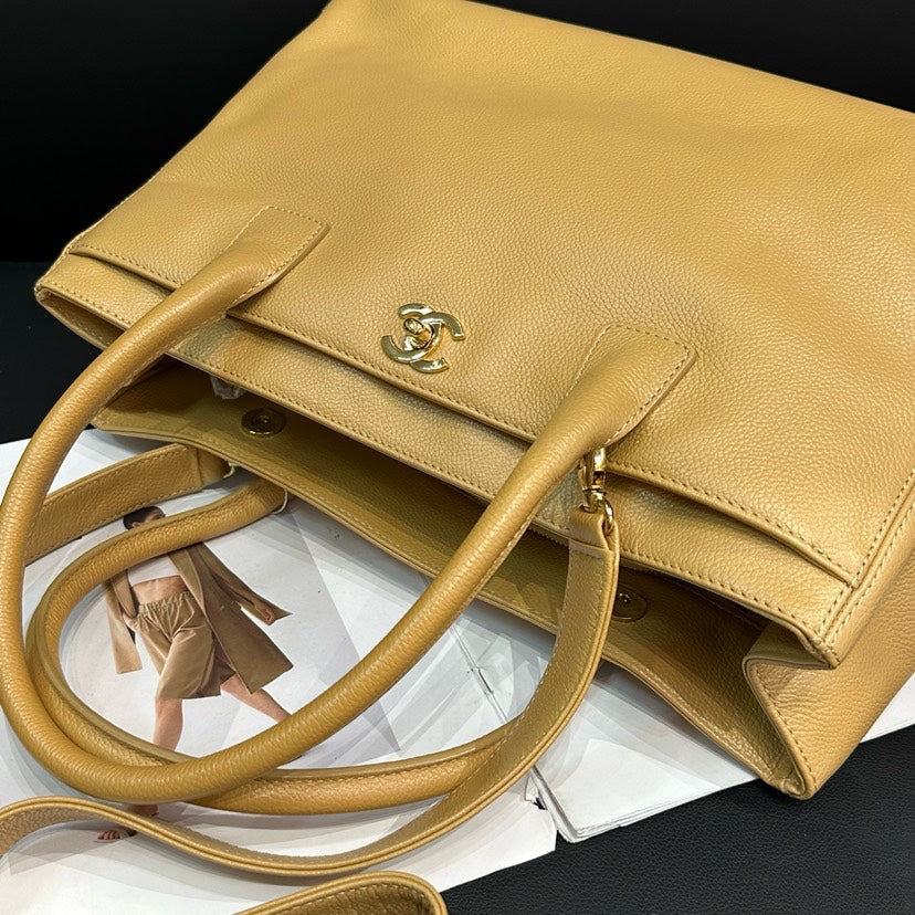 Chanel Cerf Tote Beige Leather Bag Medium