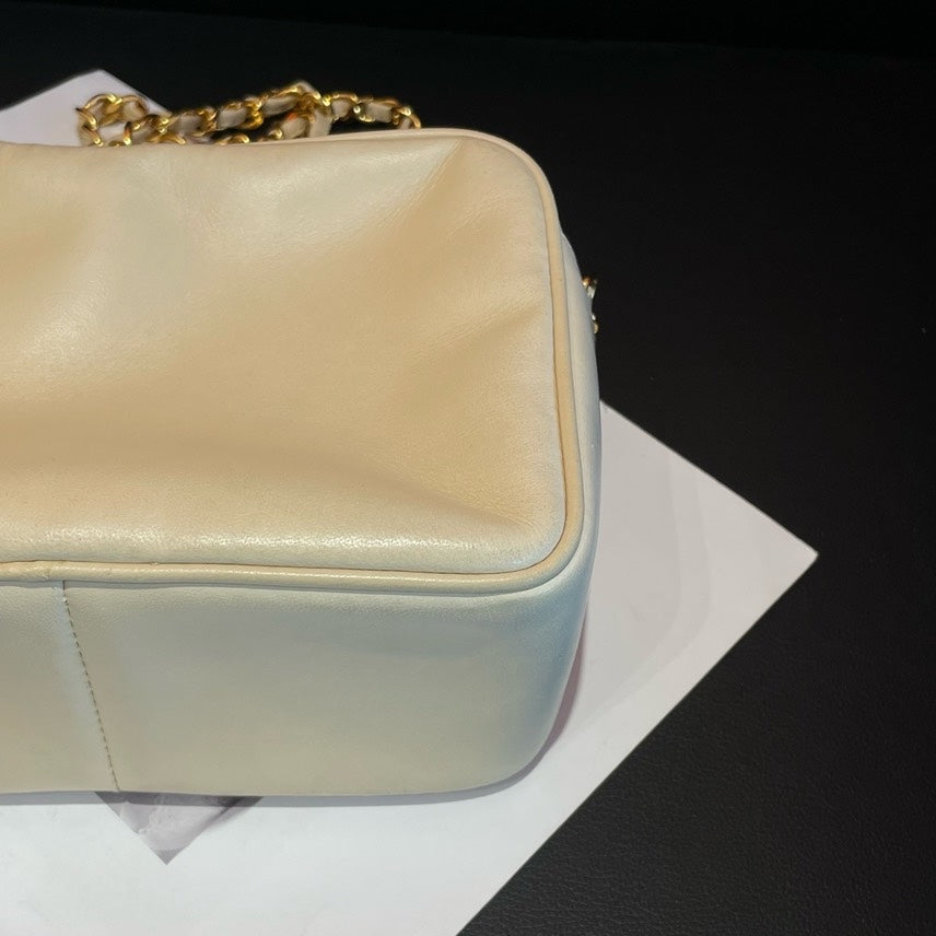 Chanel Vintage White Leather Camera Bag With Tassel Gold Chain Strap