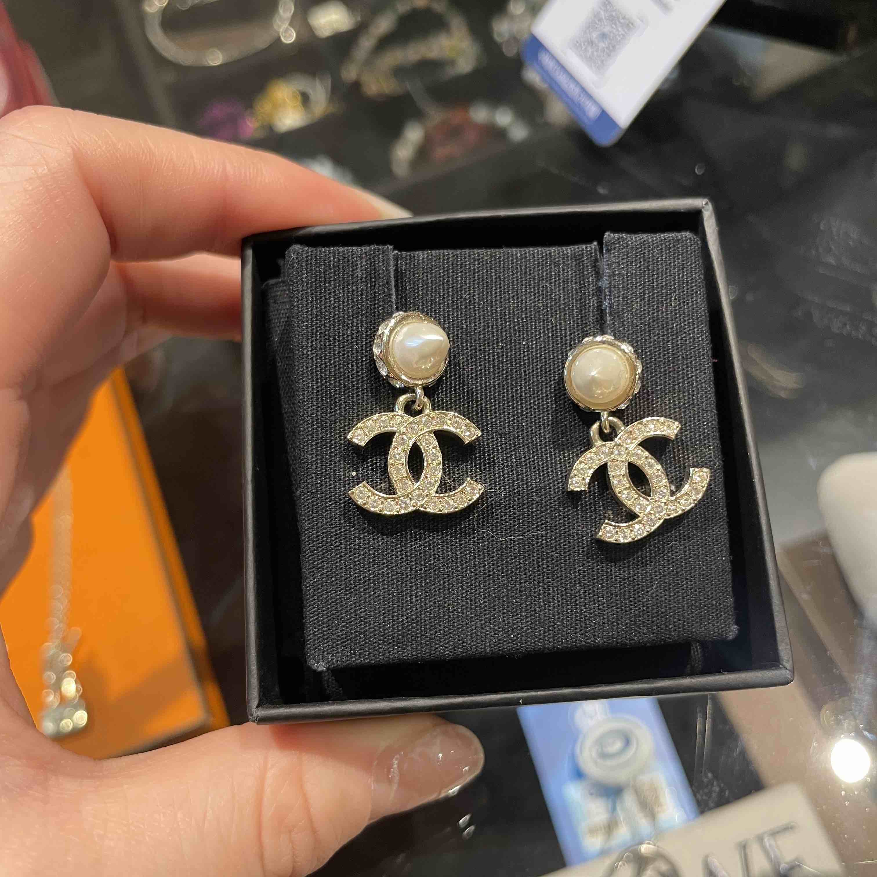 Pre-Loved Chanel Drop Earring Gold Pearl Earrings