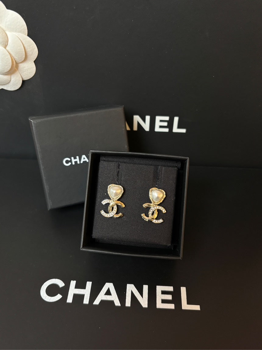 Chanel Heart Pearl CC Full Diamonds Earrings Gold