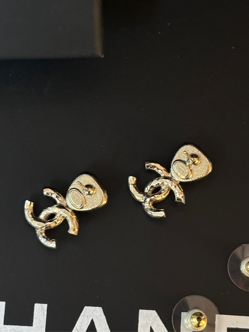 Chanel Heart Pearl CC Full Diamonds Earrings Gold