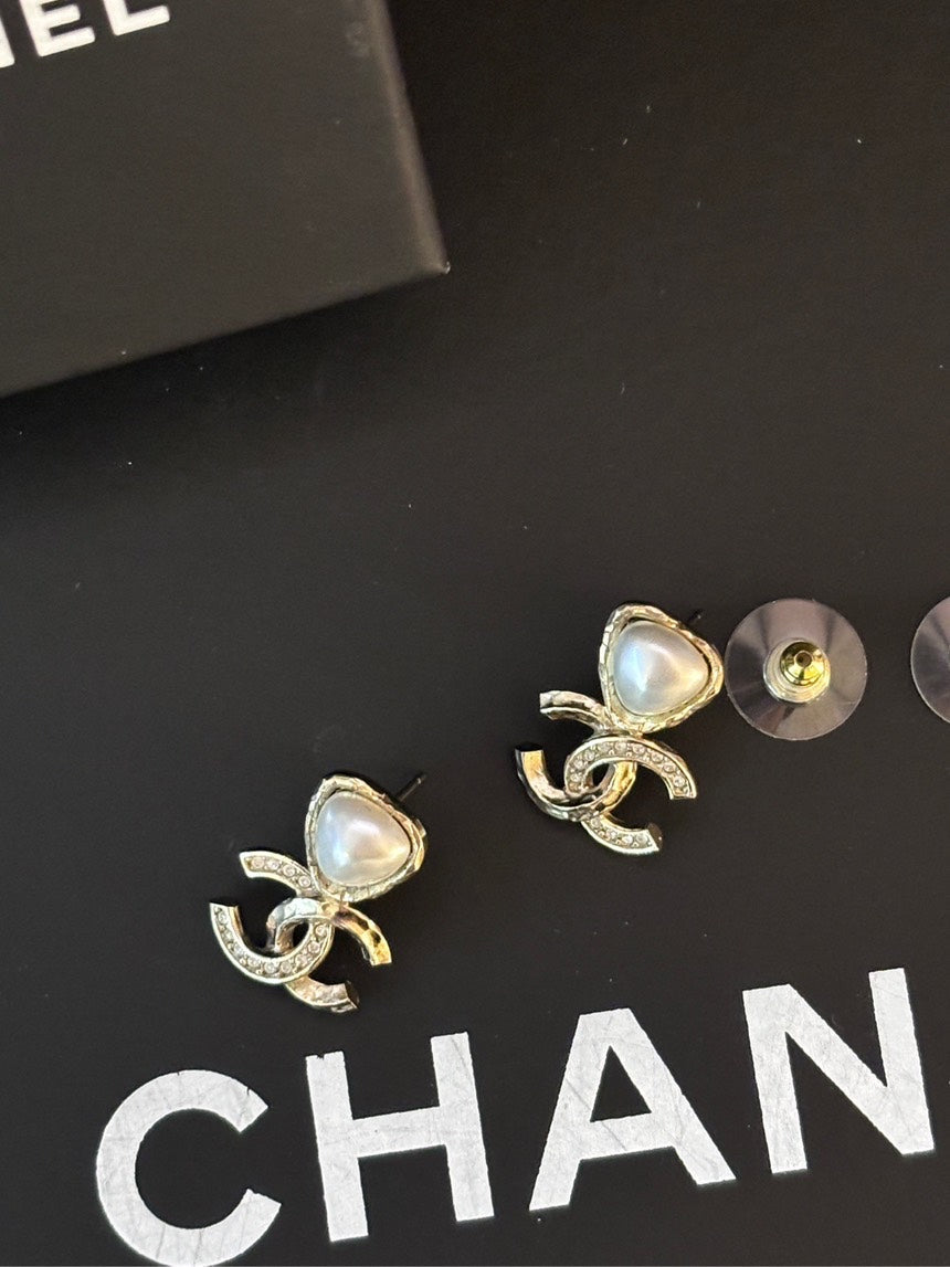 Chanel Heart Pearl CC Full Diamonds Earrings Gold