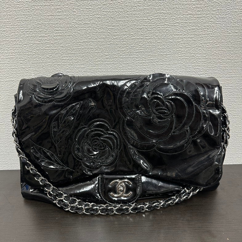 Pre-loved Chanel V Black Floral Patent Leather Chain Shoulder Bag