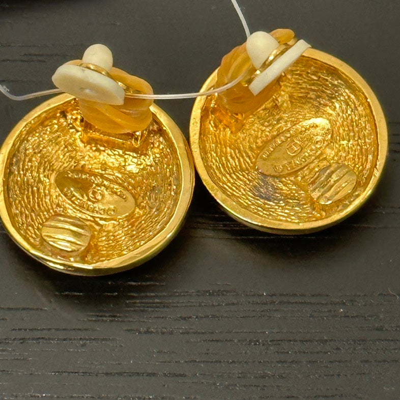 Pre-loved Chanel Classic Gold Earrings 4209