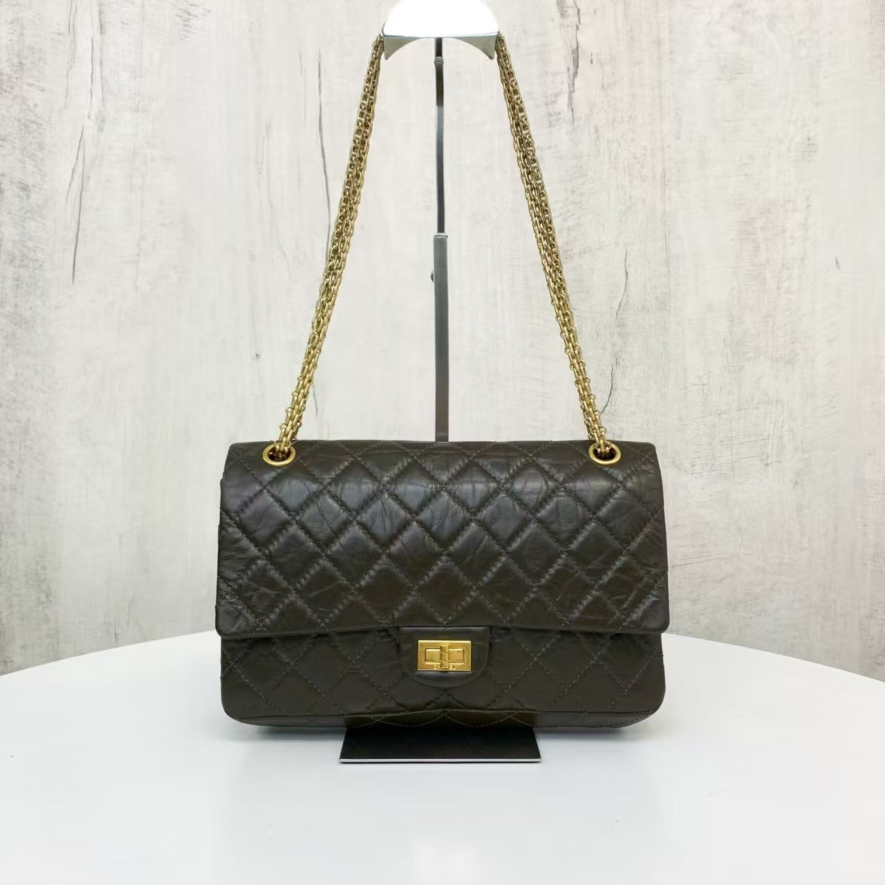 Preloved Chanel 2.55 Quilted Leather Shoulder Bag in Black - 2017-2018