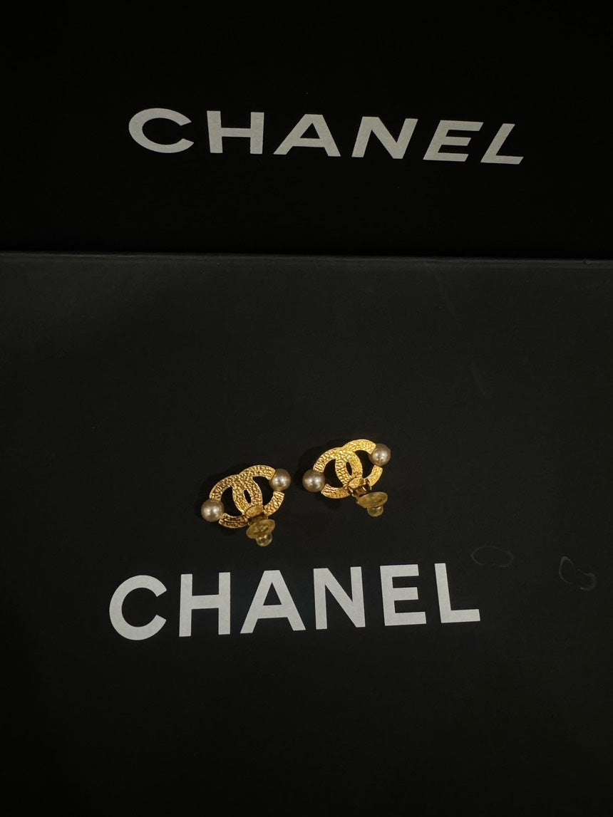 Chanel Vintage CC Pearls Ear Clips Gold Earrings