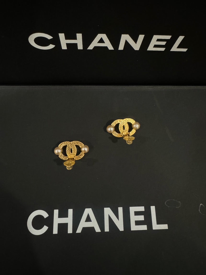 Chanel Vintage CC Pearls Ear Clips Gold Earrings