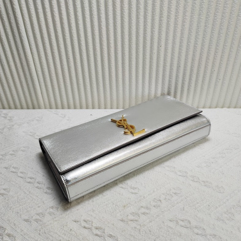 Preloved Saint Laurent YSL Silver Metallic Clutch 12239639