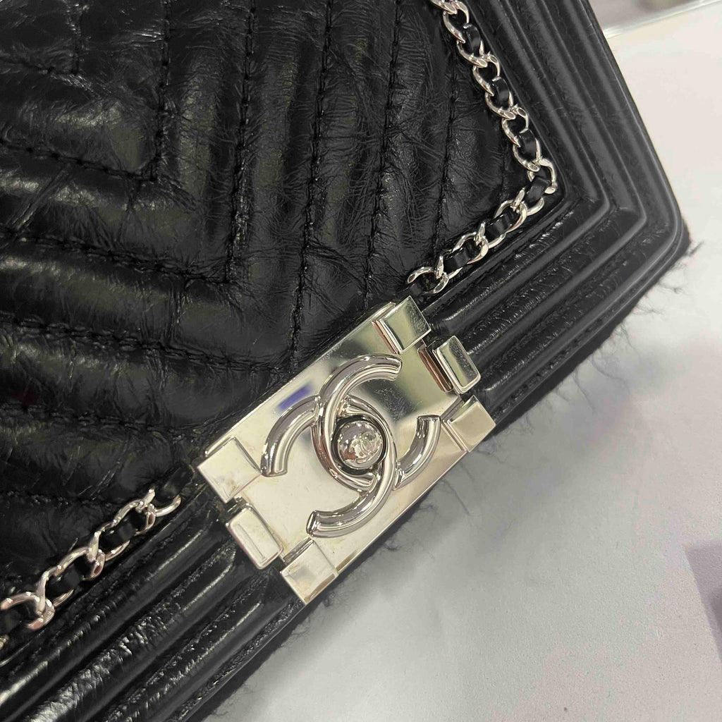 Preloved Chanel Le Boy Black Leather Shoulder Bag with Silver Hardware