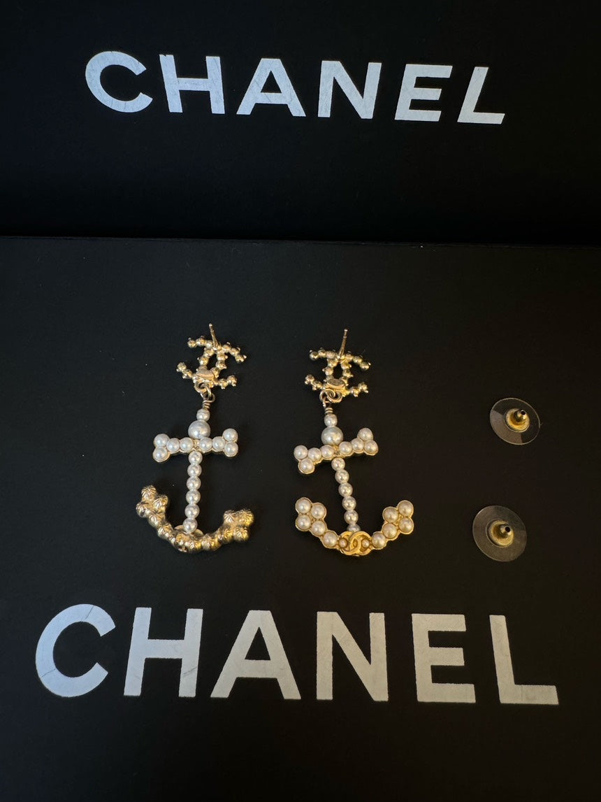 Chanel Hamburg Series CC Rudder Pearl Earrings 18A Full Set Gold Earrings