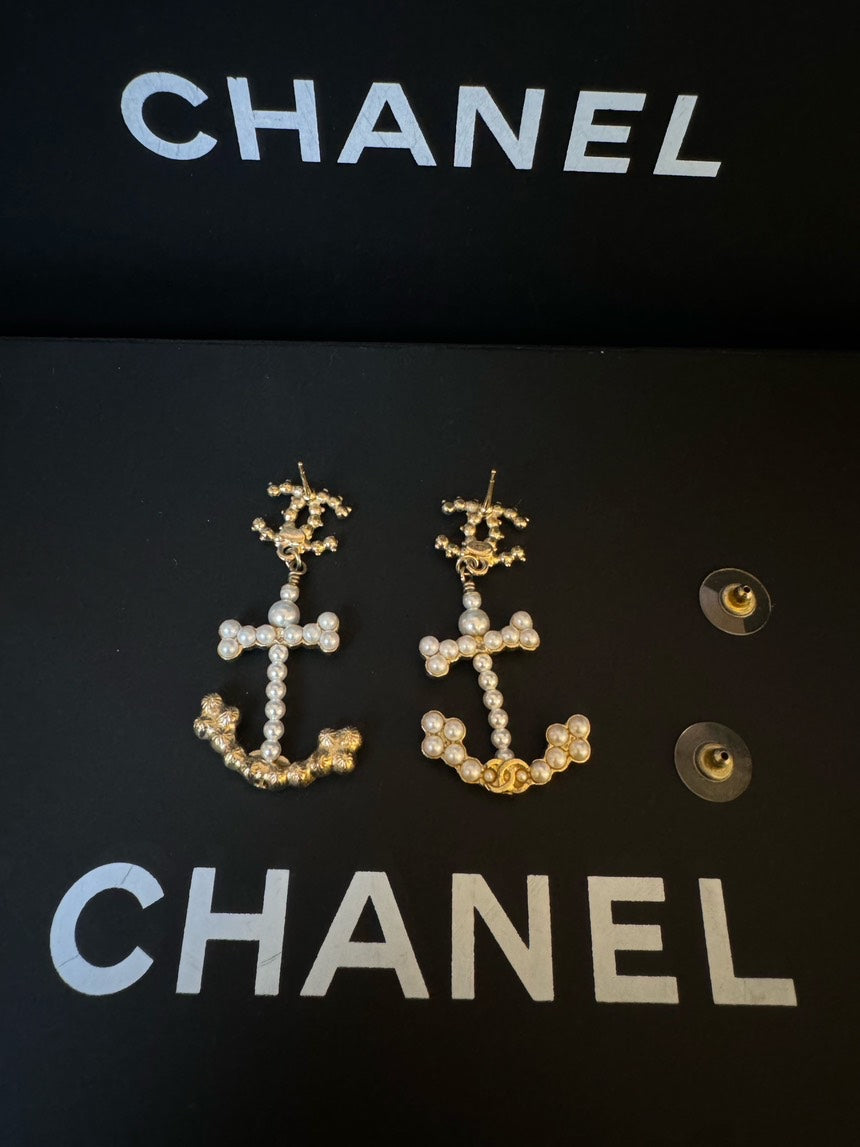 Chanel Hamburg Series CC Rudder Pearl Earrings 18A Full Set Gold Earrings