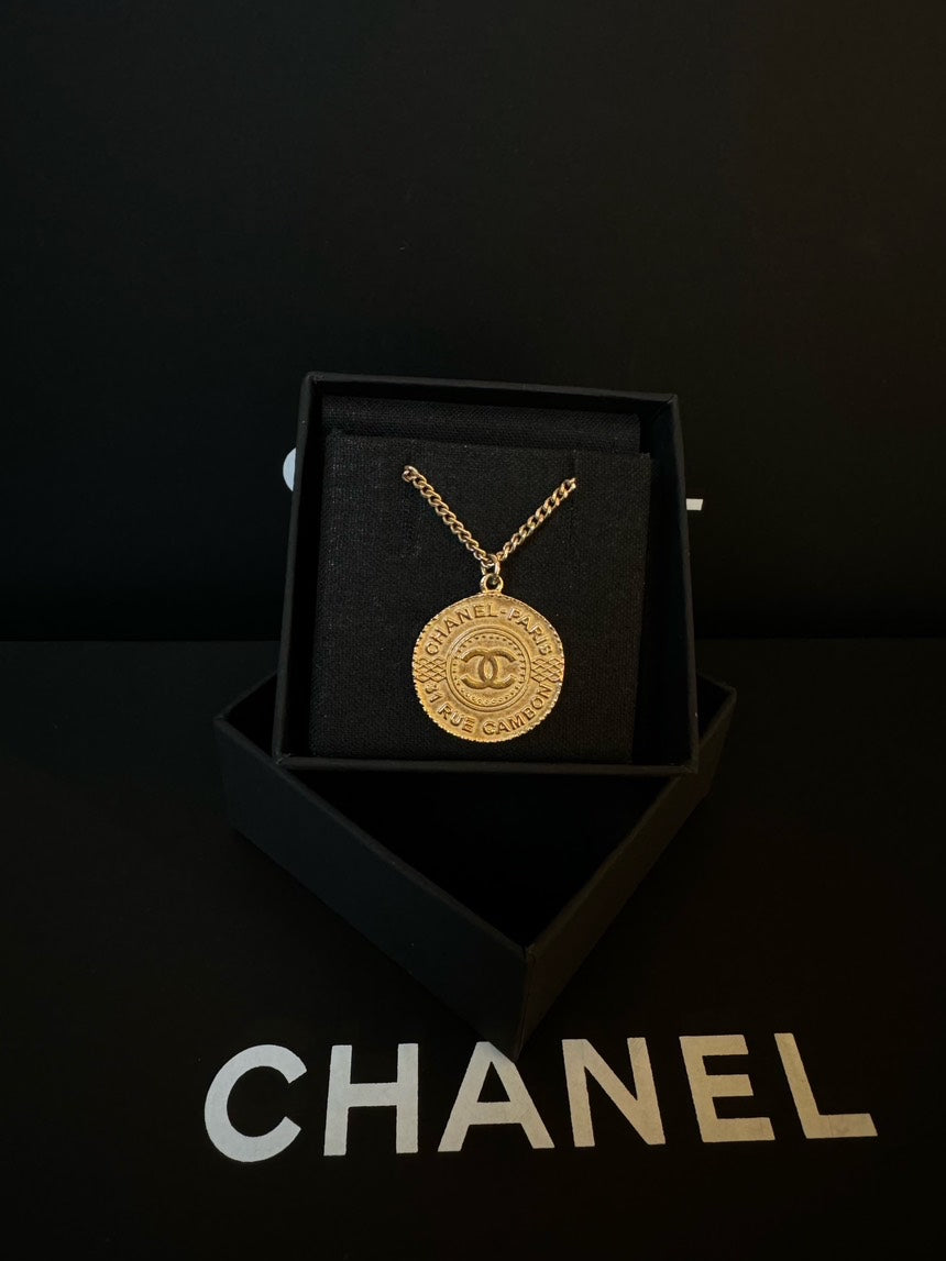 Chanel Large Charm CC Necklace Gold 15C