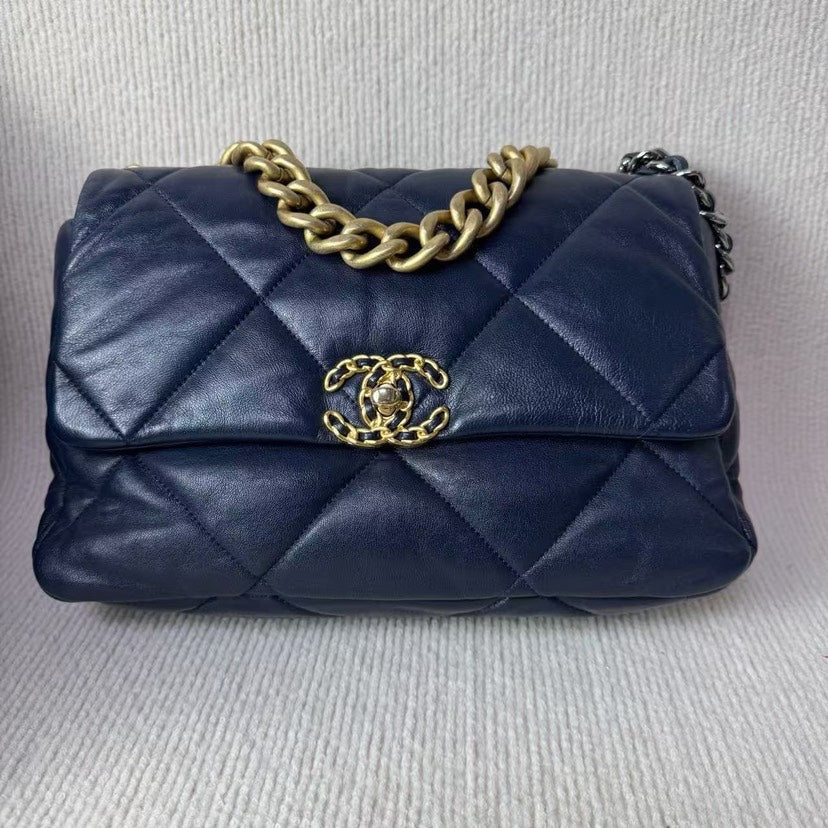 Preloved Chanel 19 Bag Navy Leather Shoulder Bag 5011102