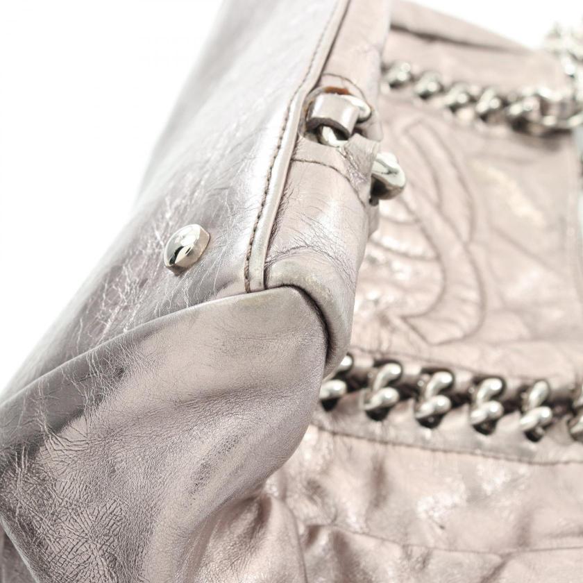 Pre-loved CHANEL Silver Leather Chain Tote Bag with Silver Hardware - Luxury Line Shoulder Bag