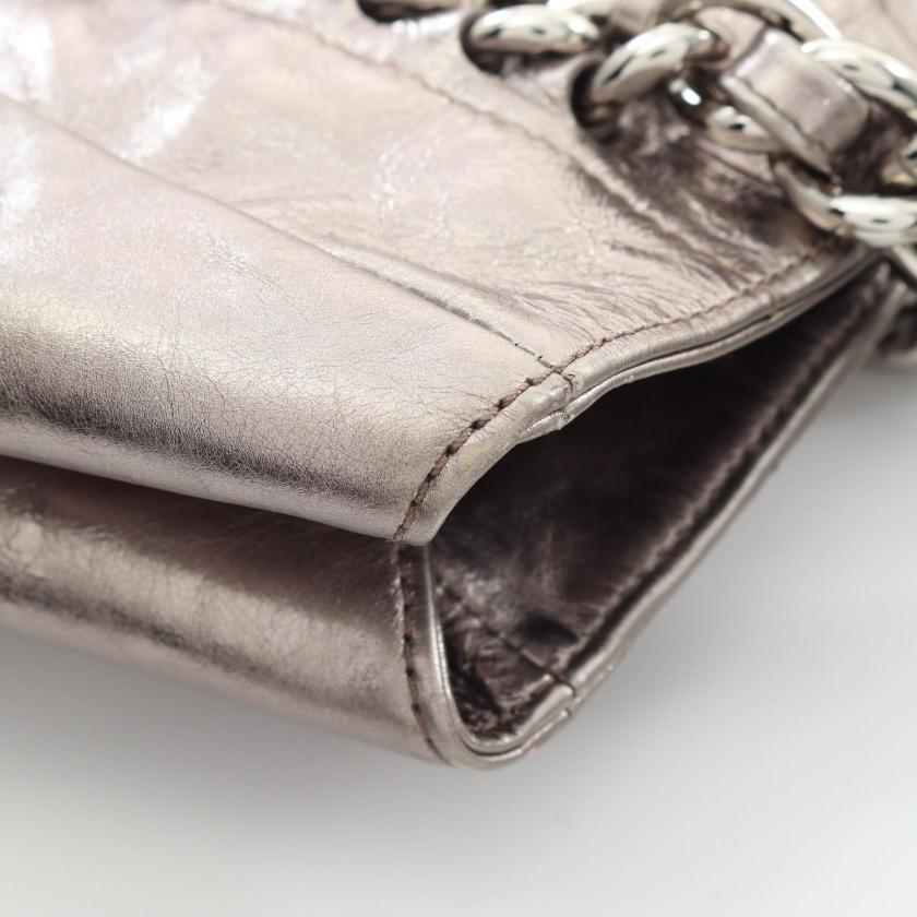 Pre-loved CHANEL Silver Leather Chain Tote Bag with Silver Hardware - Luxury Line Shoulder Bag