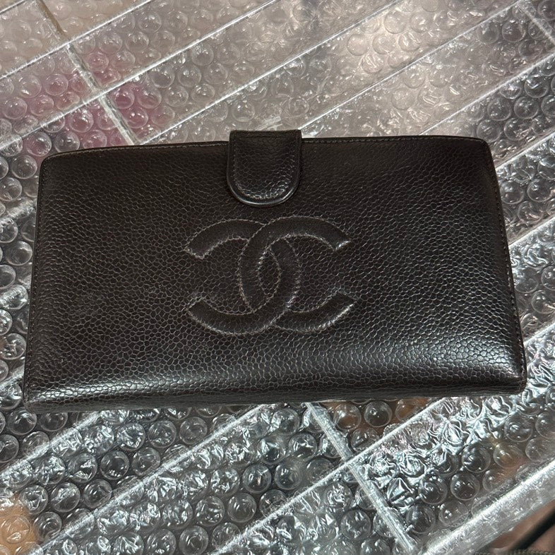 Pre-loved Chanel Wallet Black Caviar Skin