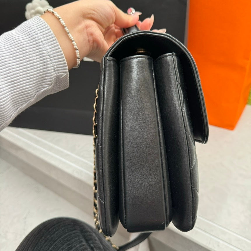 Pre-LOVED BIG DISCOUNT ÃƒÂ°Ã…Â¸Ã‚Â©Ã‚Â· Chanel Classic Black Quilted Leather Satchel Bag