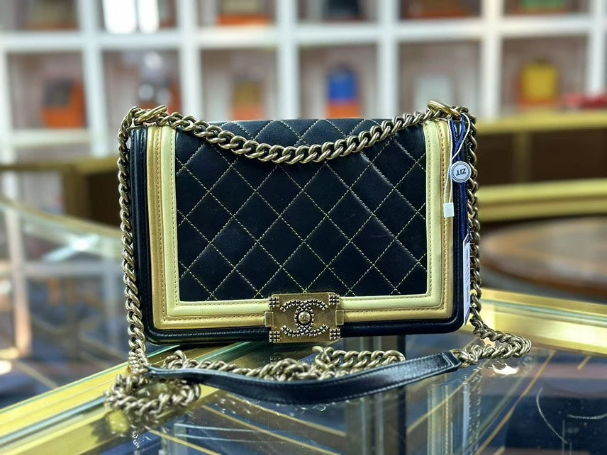 Preloved Chanel Boy Bag Black Quilted Leather Shoulder Bag